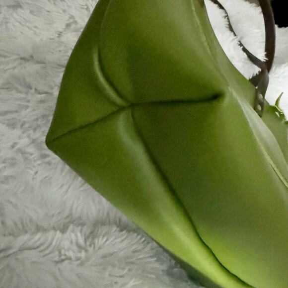 PORTLAND LEATHER | Super Unicorn Green Apple Zipper Dark Brown Handles | Medium - Picture 5 of 10